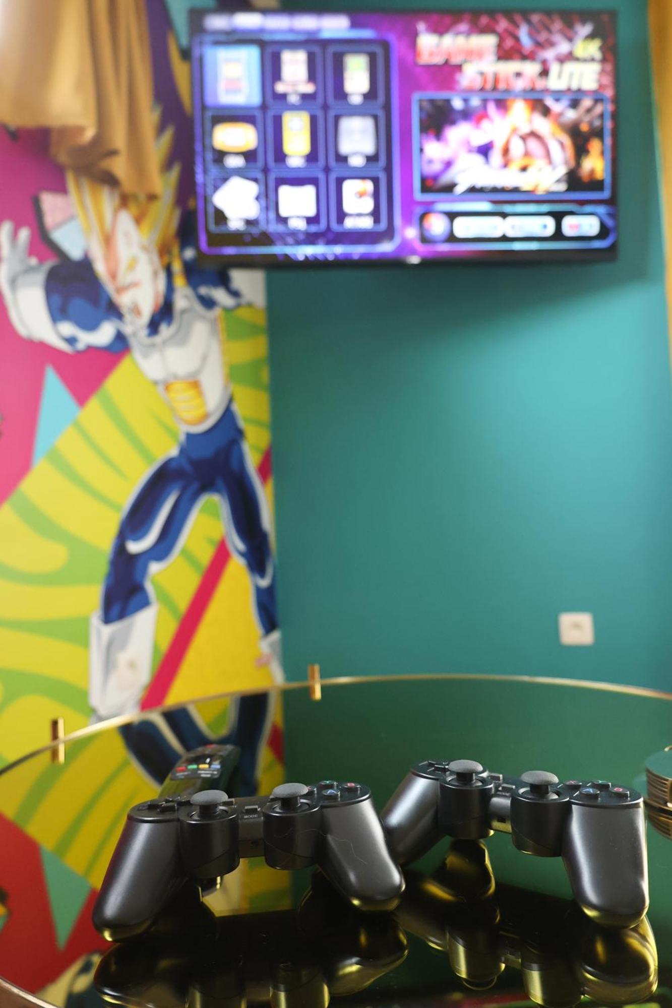 Capsule 90'S - Balneo - Sauna - Flipper - Billard - Netflix - Nintendo Switch & Jeux - Mons Exterior foto
