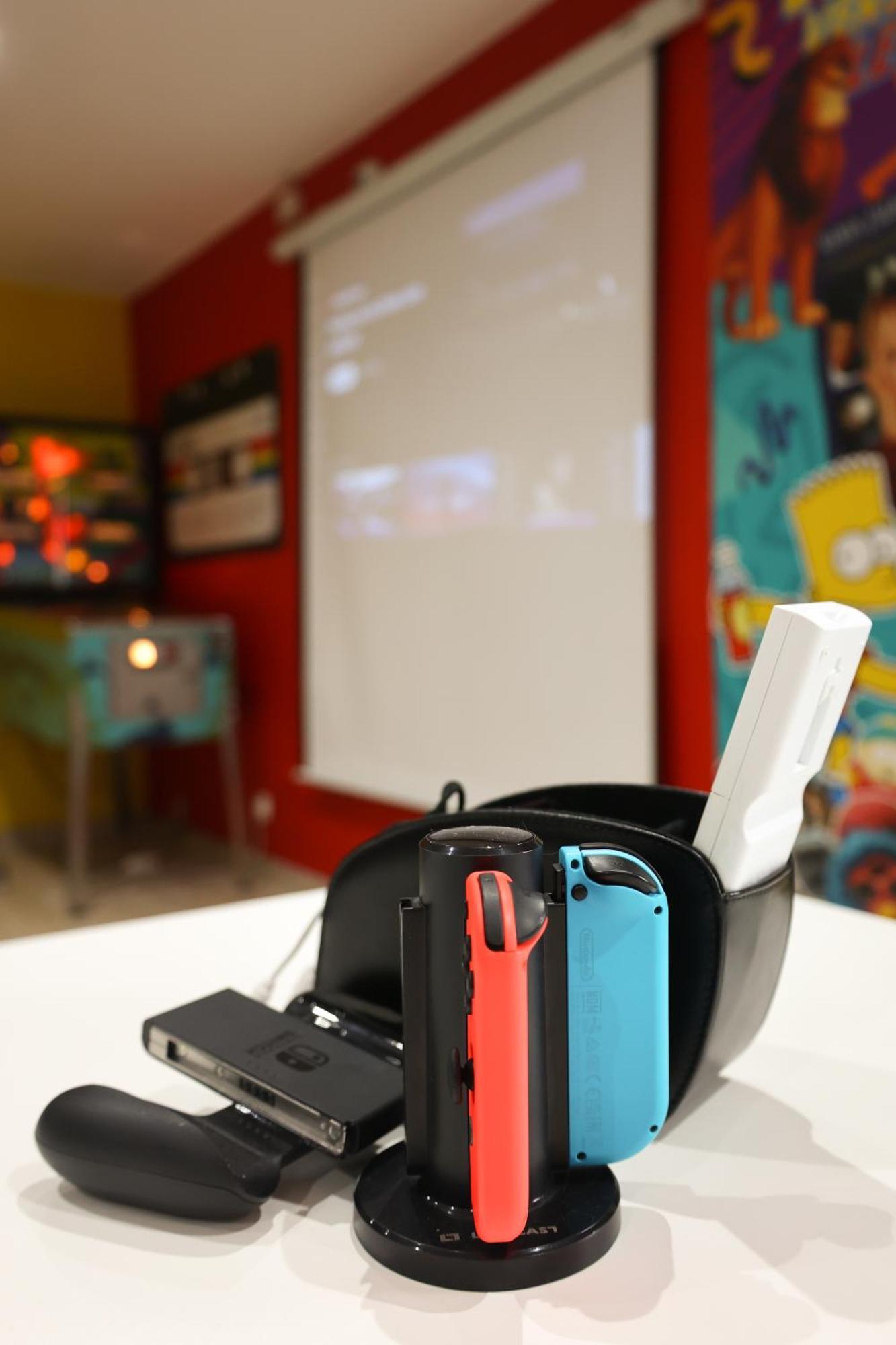 Capsule 90'S - Balneo - Sauna - Flipper - Billard - Netflix - Nintendo Switch & Jeux - Mons Exterior foto